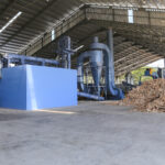 ruchoma podłoga do magazynowania suchych trocin , młyn bijakowy do mielenia zrębki na trociny