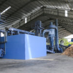 ruchoma podłoga do magazynowania suchych trocin , młyn bijakowy do mielenia zrębki na trociny